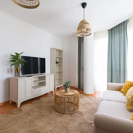 Apartment Upscale Family *